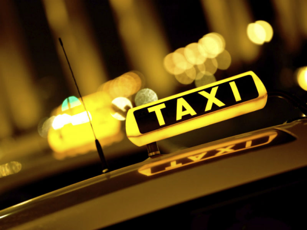 Логотип компании Такси Вояж Московский